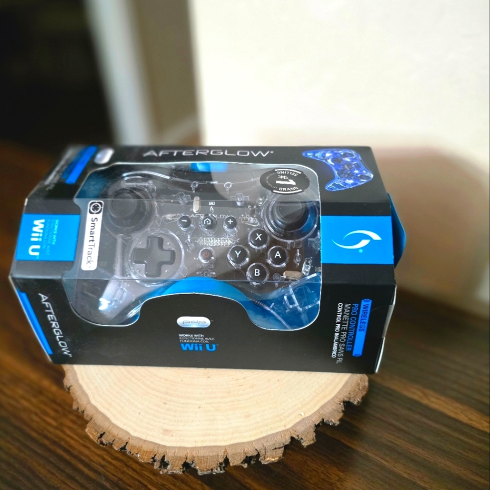 โจ Brand New Wii U Wireless Pro Controller Afterglow | LED Light-Up Gaming โจ - Picture 2 of 4